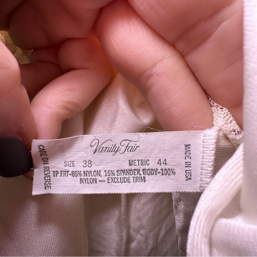 Vtg Vanity Fair Ivory Silky Top with an Intricate Lace Made in USA Ethereal - Picture 4 of 8